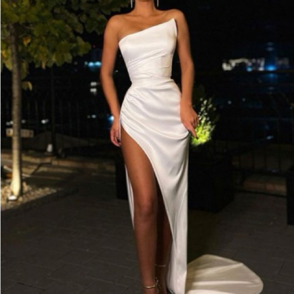 White gown never worn